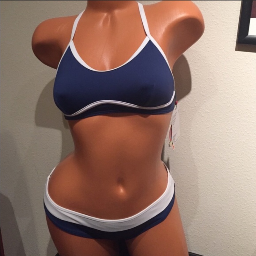 🎄Piha Bikini Swim Suit Size 10 NWT!!🎄